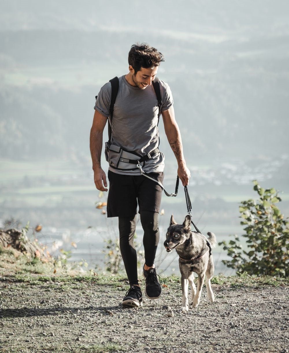 Mittistaska "Expert" með teygjutaum